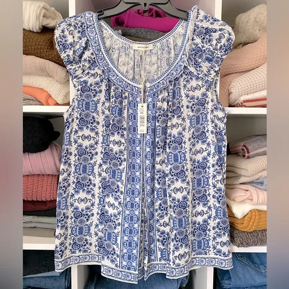 NWT Max Studio Floral Top Size Small - Picture 1 of 3